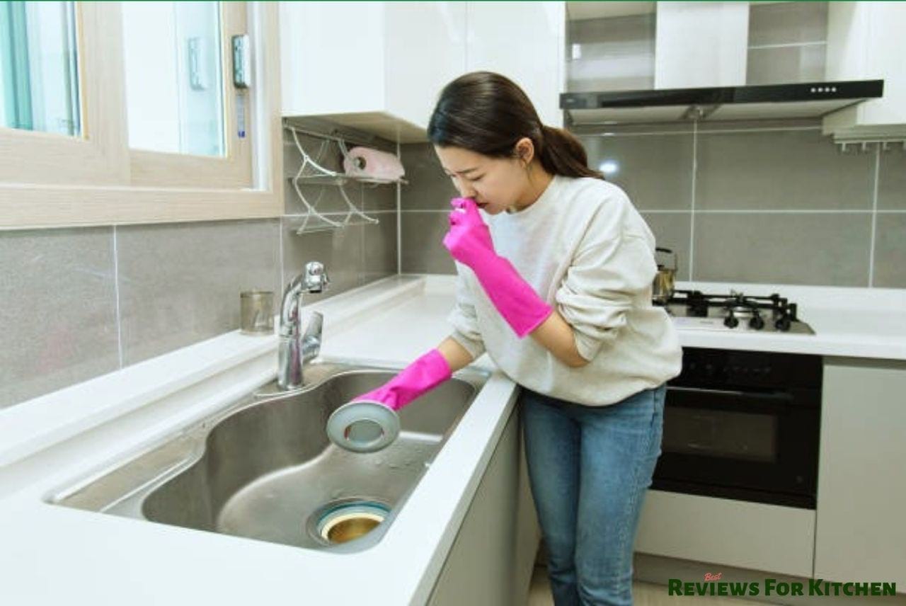 kitchen sink smell bleach